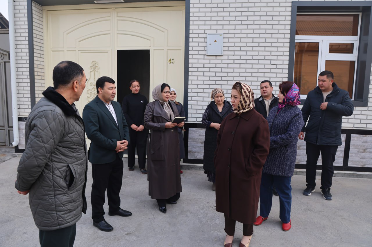 Rektor ijarada yashovchi talabalarning sharoitlari bilan tanishdi