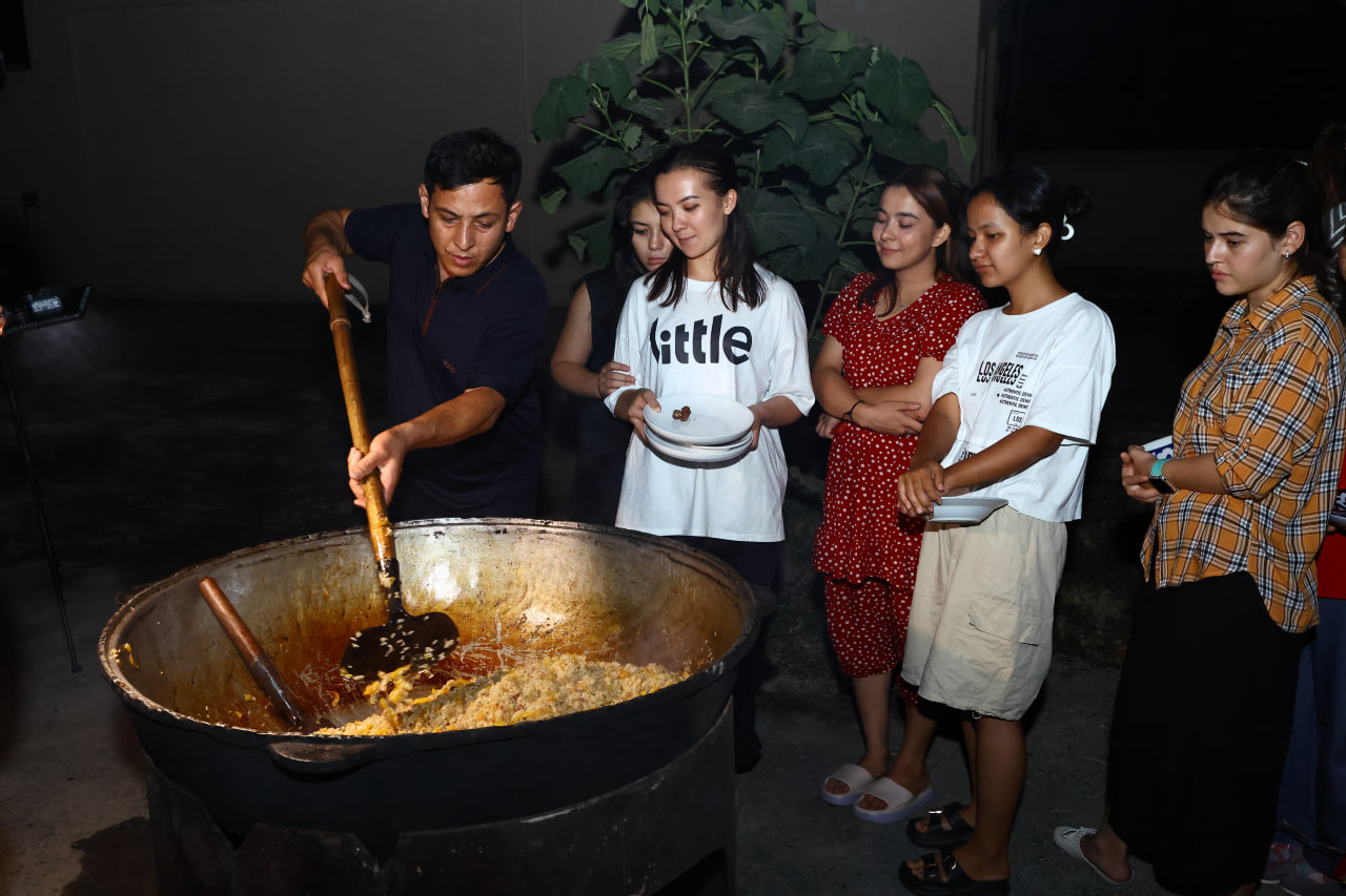 Bir dasturxon atrofida: talabalikning ilk qadamlari