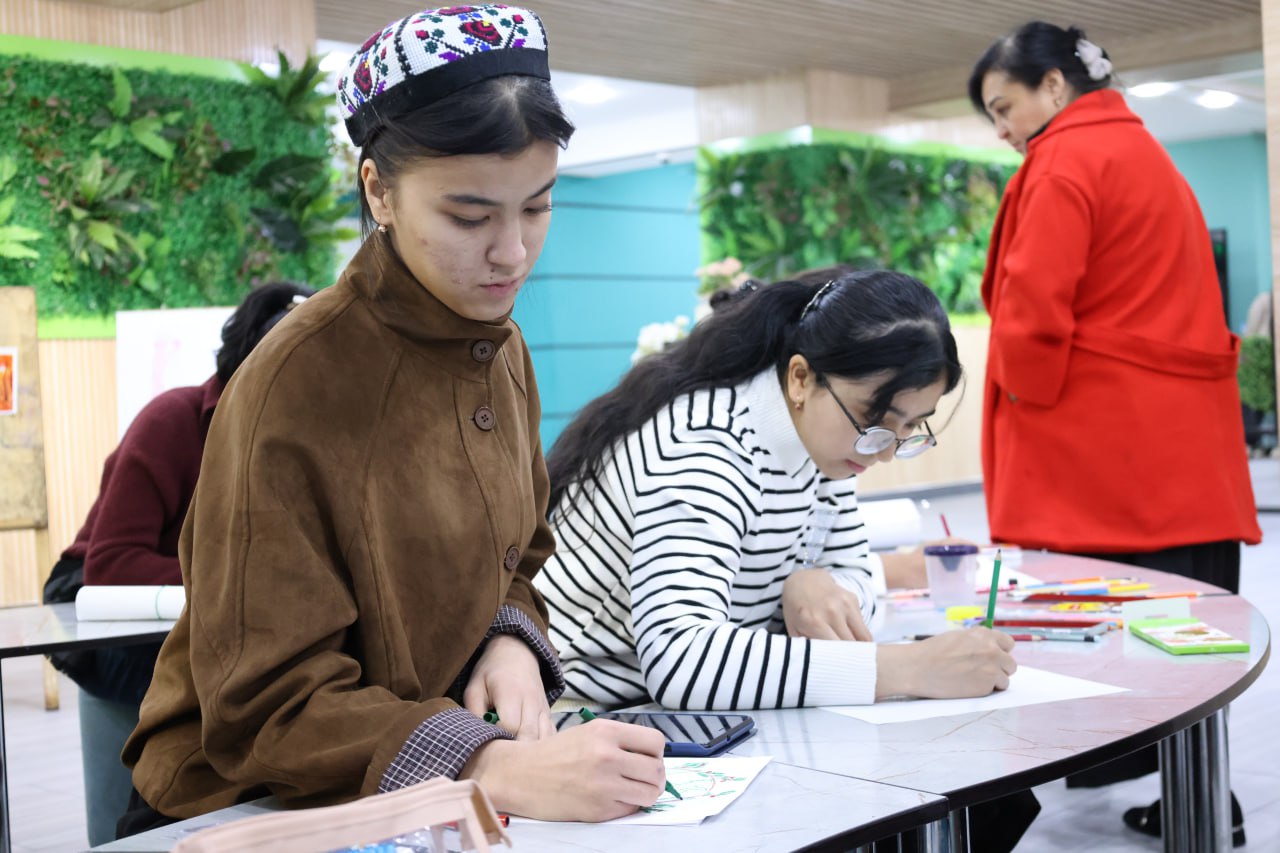 “Ranglardagi orzu”: Talabalar ijodiy olamiga sayohat