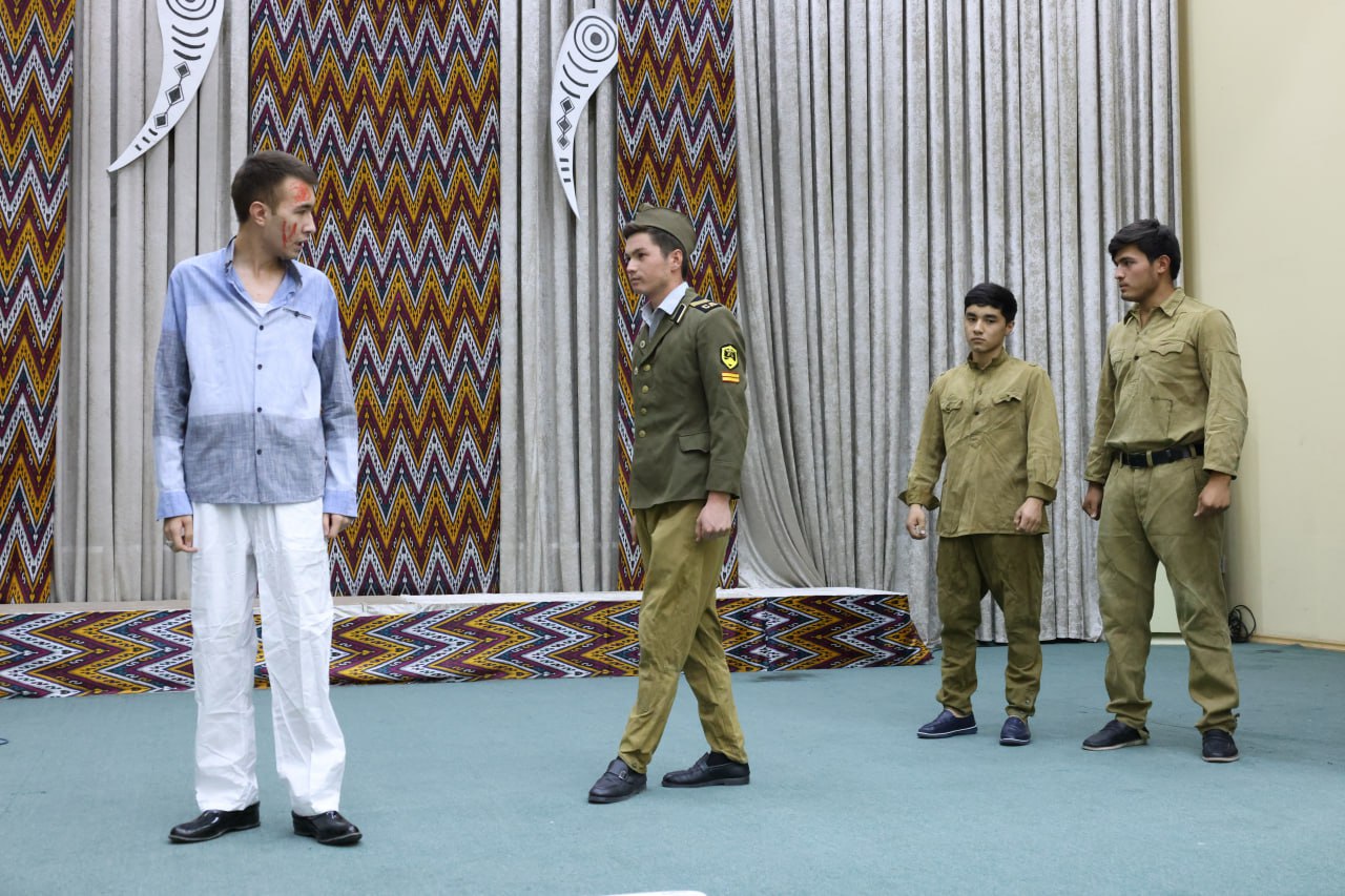 Talabalar ijodida Vatanga muhabbat tarannum etildi